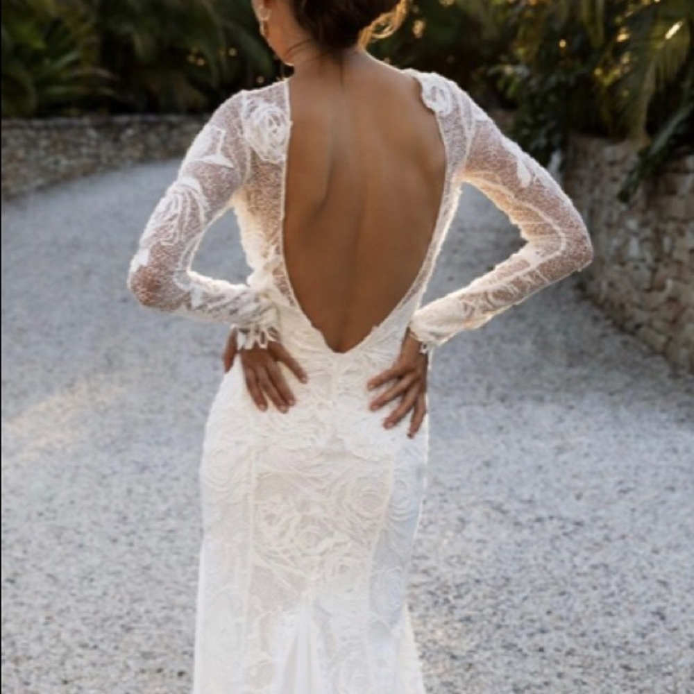 Grace loves lace wedding dress